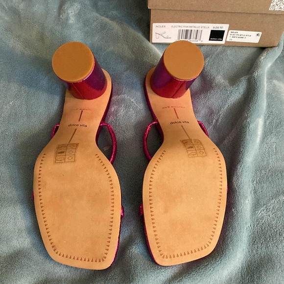 Dolce Vita Noles slide - Picture 4 of 6